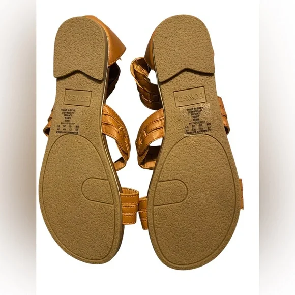 Sandals - Picture 2 of 4